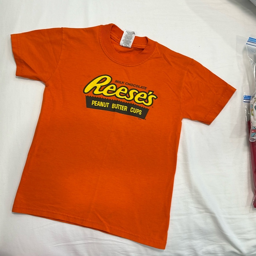 Hersheys Reese’s children’s t shirt. Small (6-8)